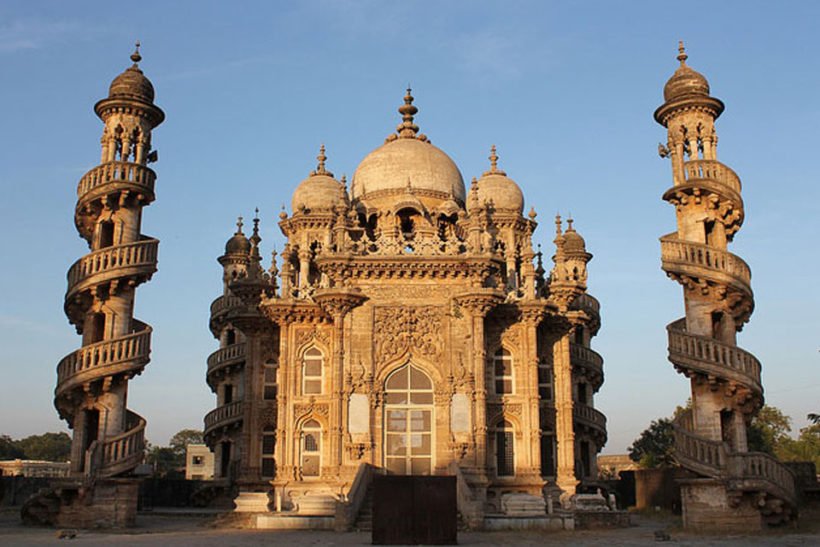 mahabat-maqbara (1)